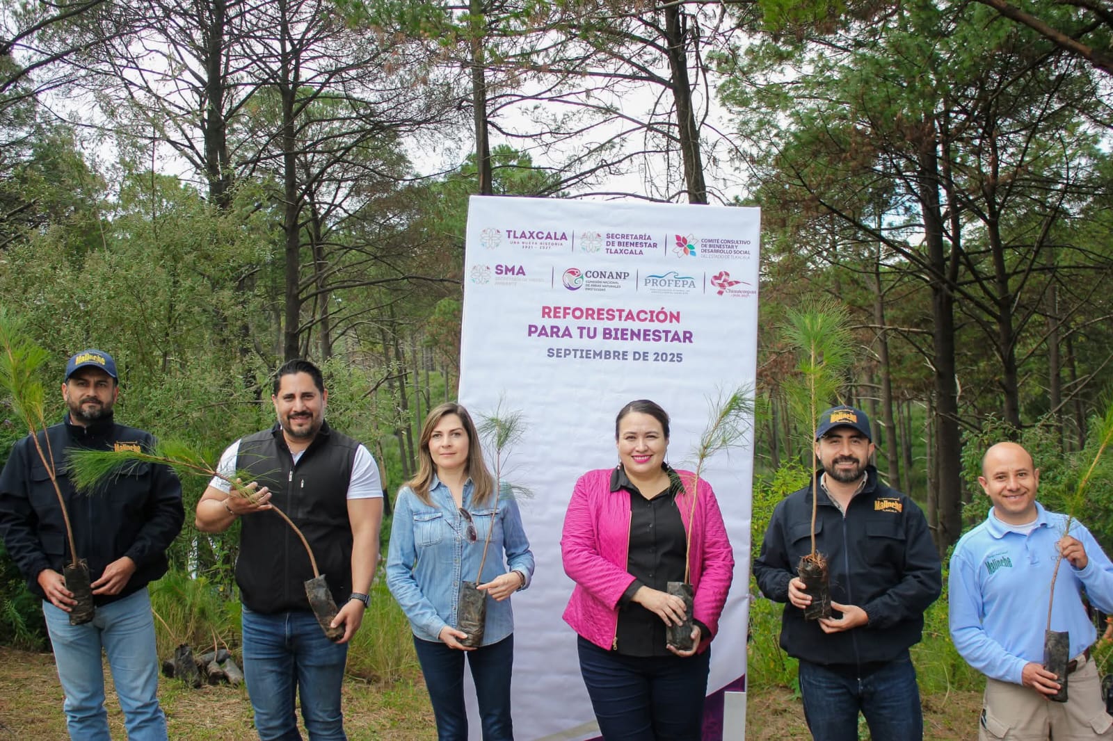 Reforestan en Chiautempan zona incendiada de la Malinche